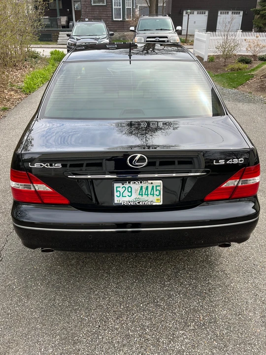 2004 Lexus LS 3rd Gen - Image 11 of 31