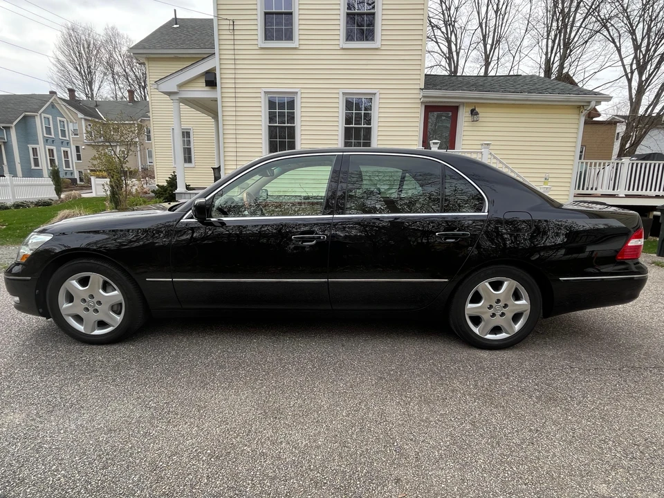 2004 Lexus LS 3rd Gen - Image 8 of 31