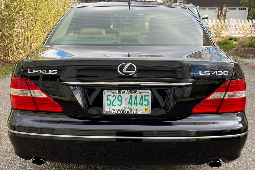2004 Lexus LS 3rd Gen - Image 5 of 31