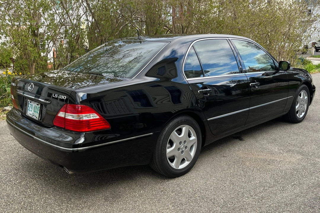 2004 Lexus LS 3rd Gen - Image 4 of 31