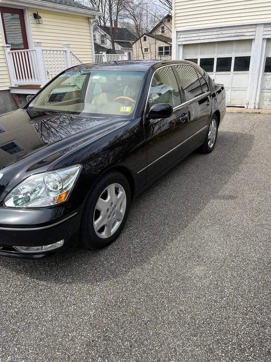 2004 Lexus LS 3rd Gen - Image 23 of 31
