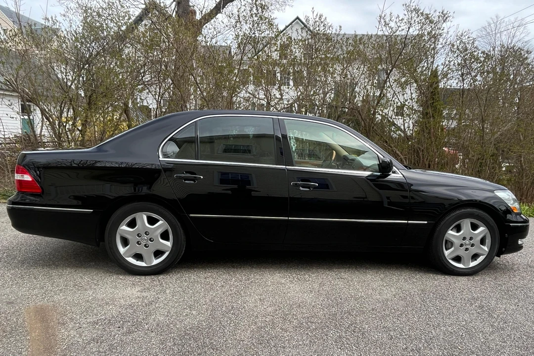 2004 Lexus LS 3rd Gen - Image 3 of 31
