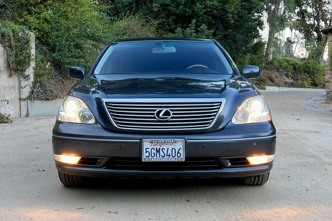 2004 Lexus LS 3rd Gen - Image 2 of 31