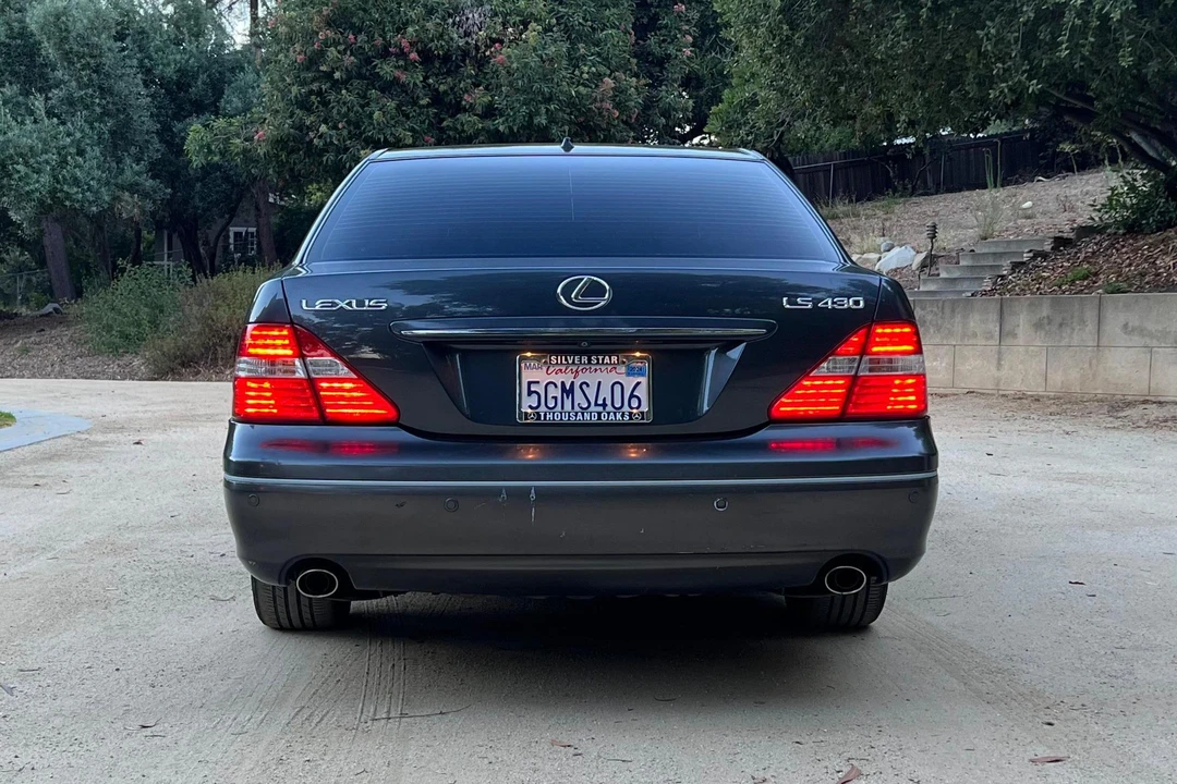 2004 Lexus LS 3rd Gen - Image 5 of 31