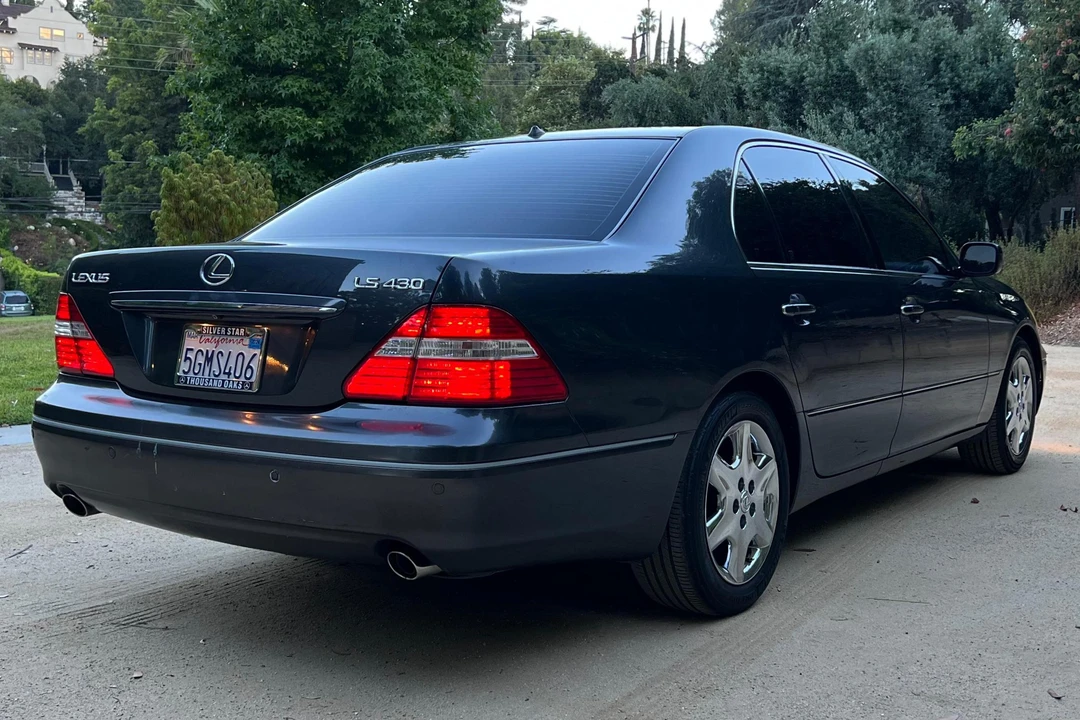 2004 Lexus LS 3rd Gen - Image 4 of 31