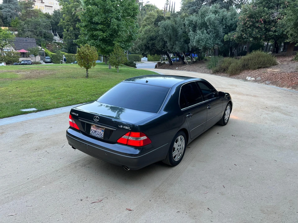 2004 Lexus LS 3rd Gen - Image 17 of 31
