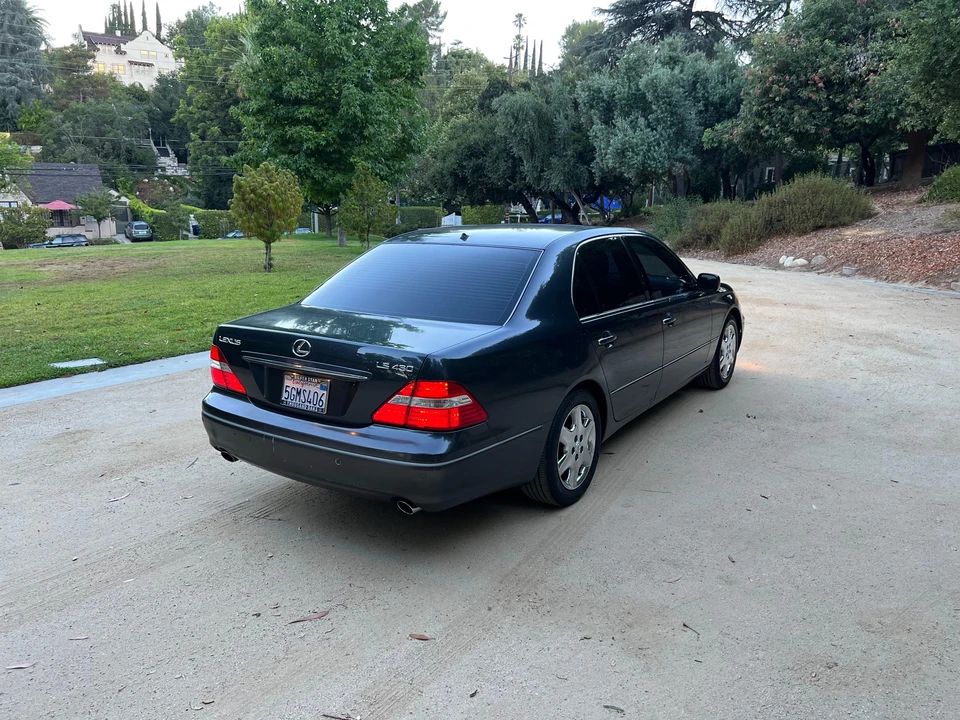 2004 Lexus LS 3rd Gen - Image 16 of 31