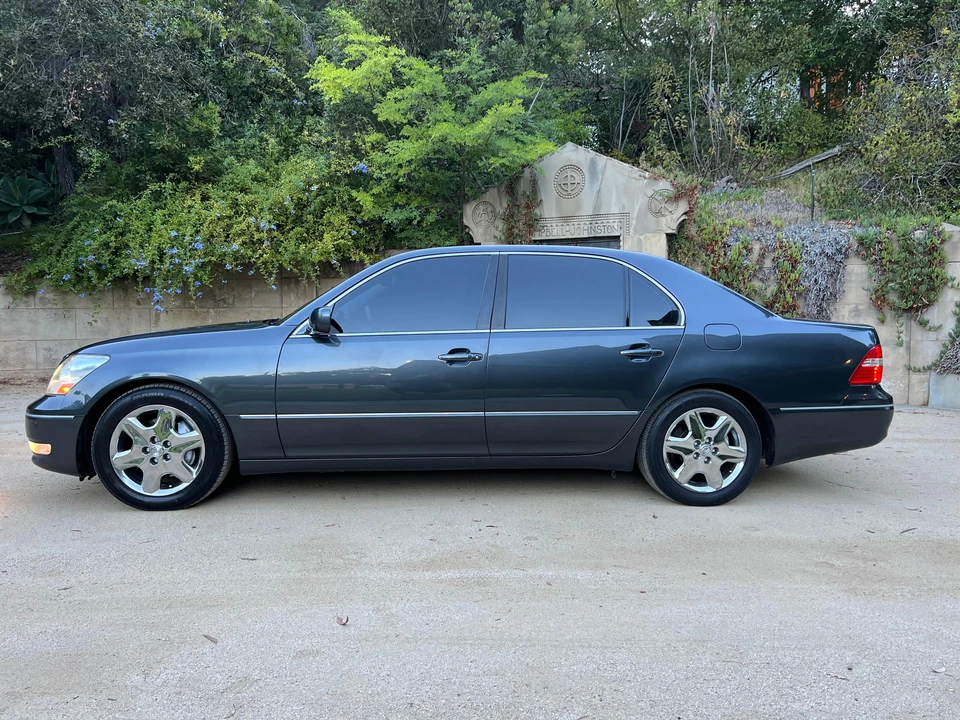 2004 Lexus LS 3rd Gen - Image 10 of 31
