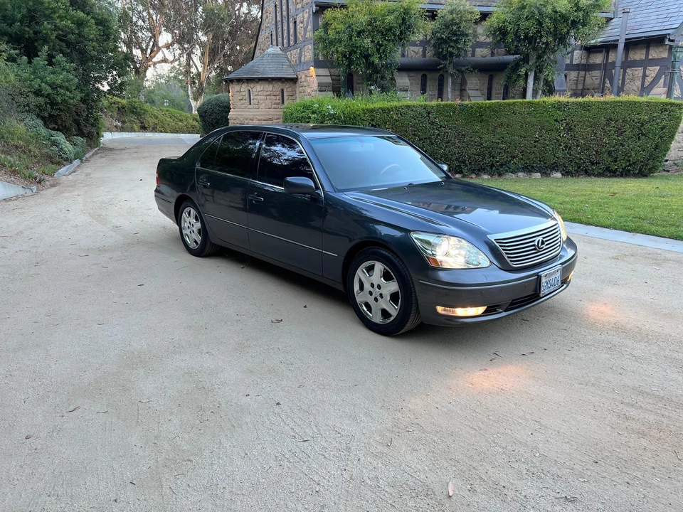 2004 Lexus LS 3rd Gen - Image 20 of 31