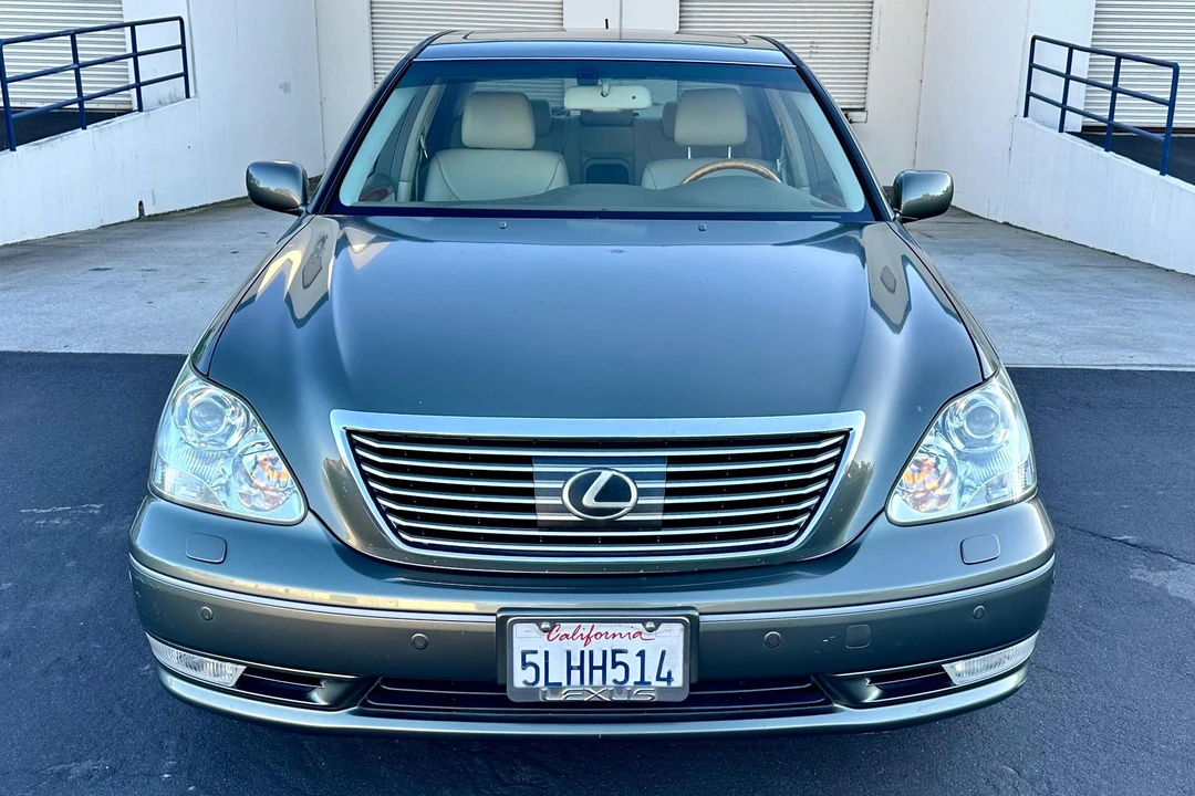 2004 Lexus LS 3rd Gen - Image 2 of 31