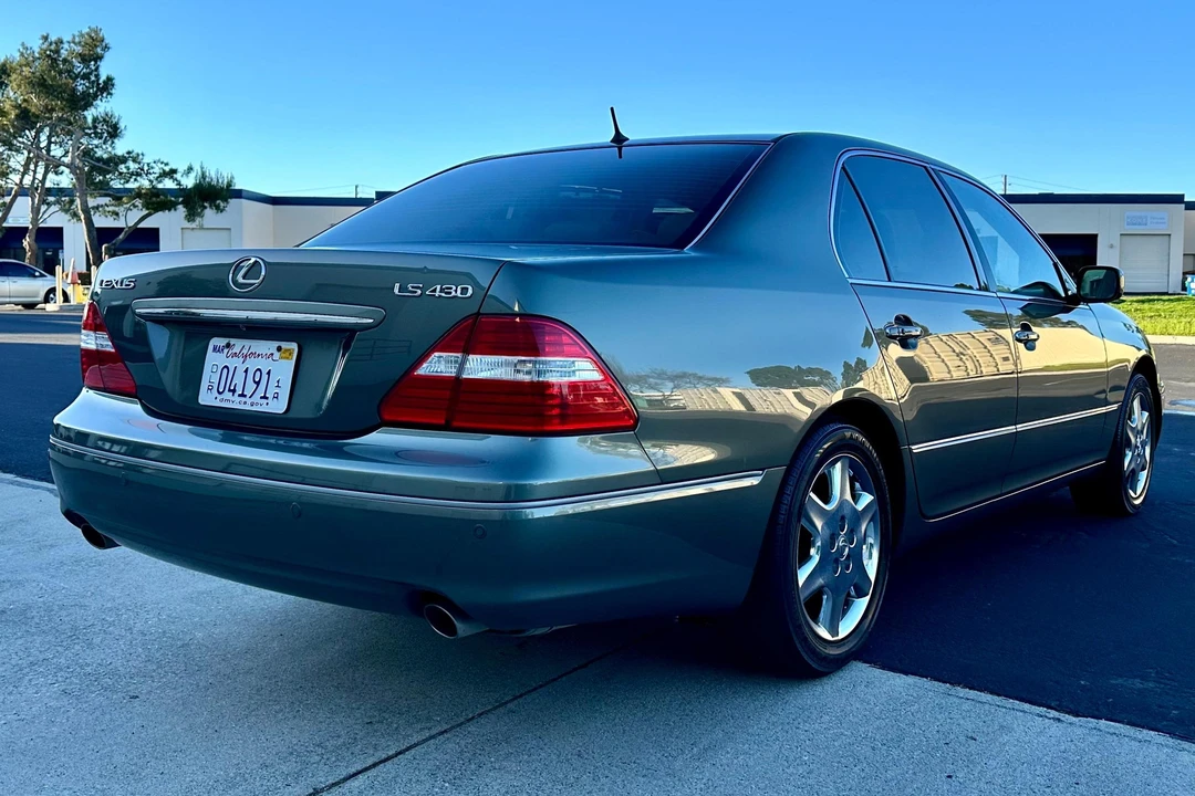 2004 Lexus LS 3rd Gen - Image 4 of 31