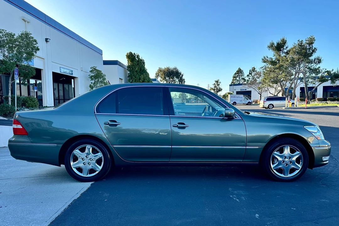 2004 Lexus LS 3rd Gen - Image 3 of 31