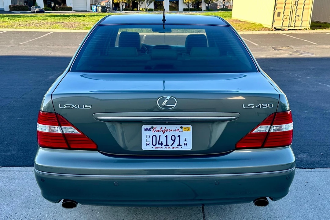 2004 Lexus LS 3rd Gen - Image 5 of 31