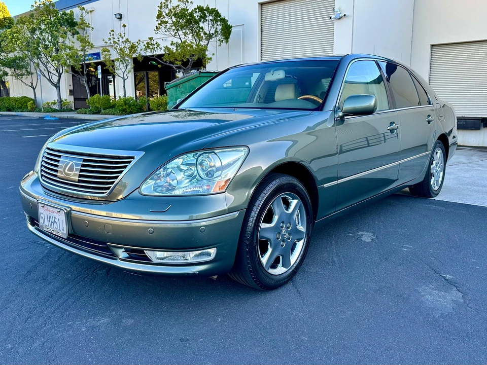 2004 Lexus LS 3rd Gen - Image 11 of 31