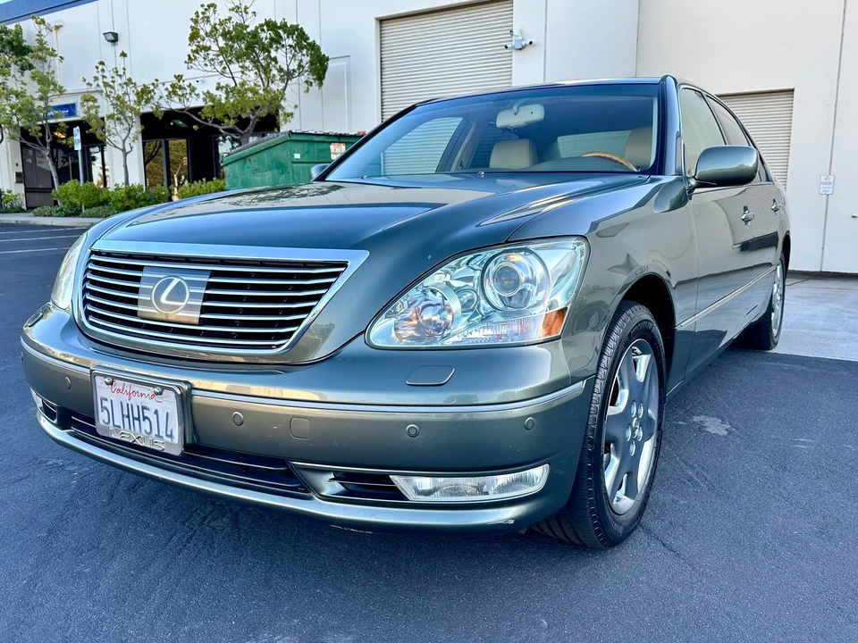 2004 Lexus LS 3rd Gen - Image 10 of 31