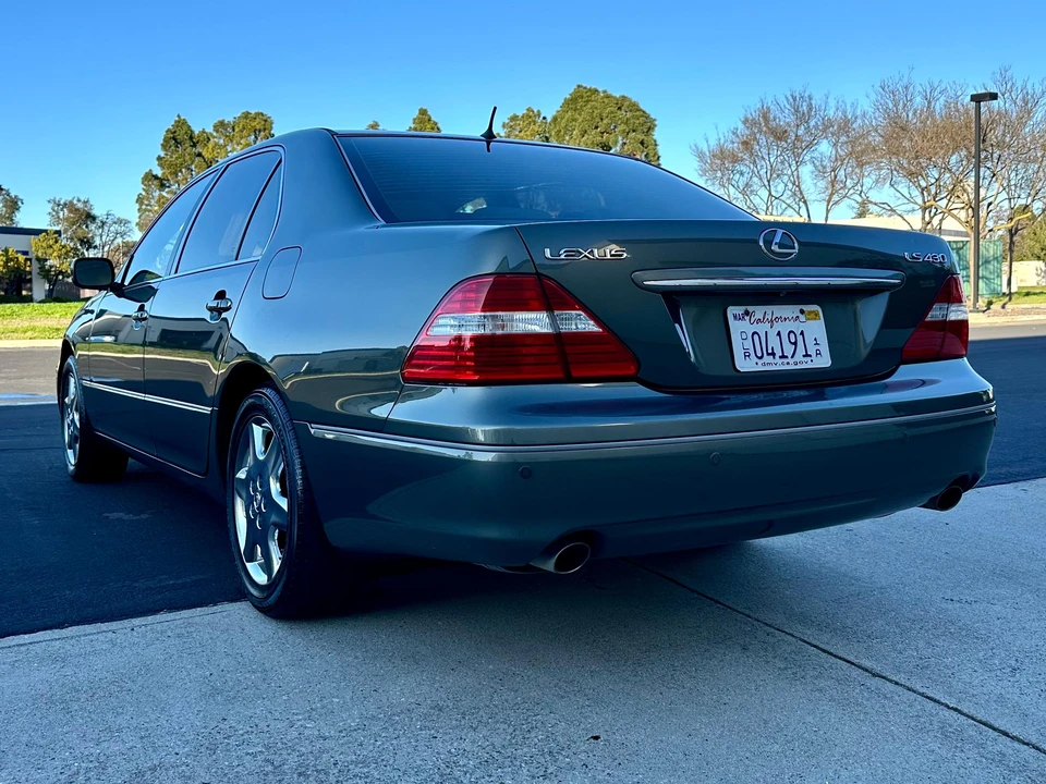 2004 Lexus LS 3rd Gen - Image 14 of 31