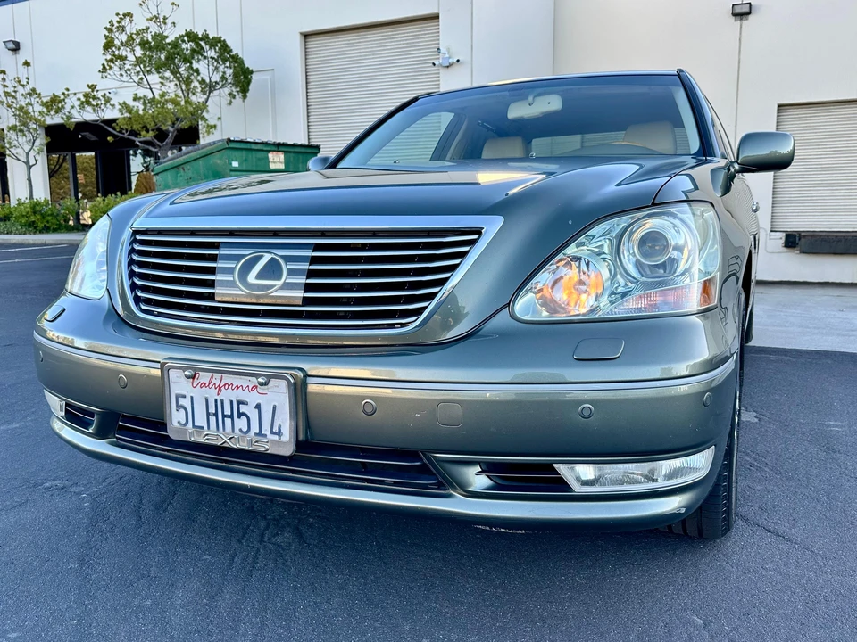2004 Lexus LS 3rd Gen - Image 9 of 31