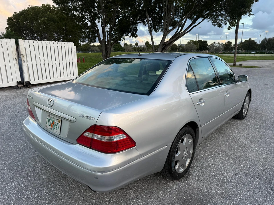 2004 Lexus LS 3rd Gen - Image 14 of 31