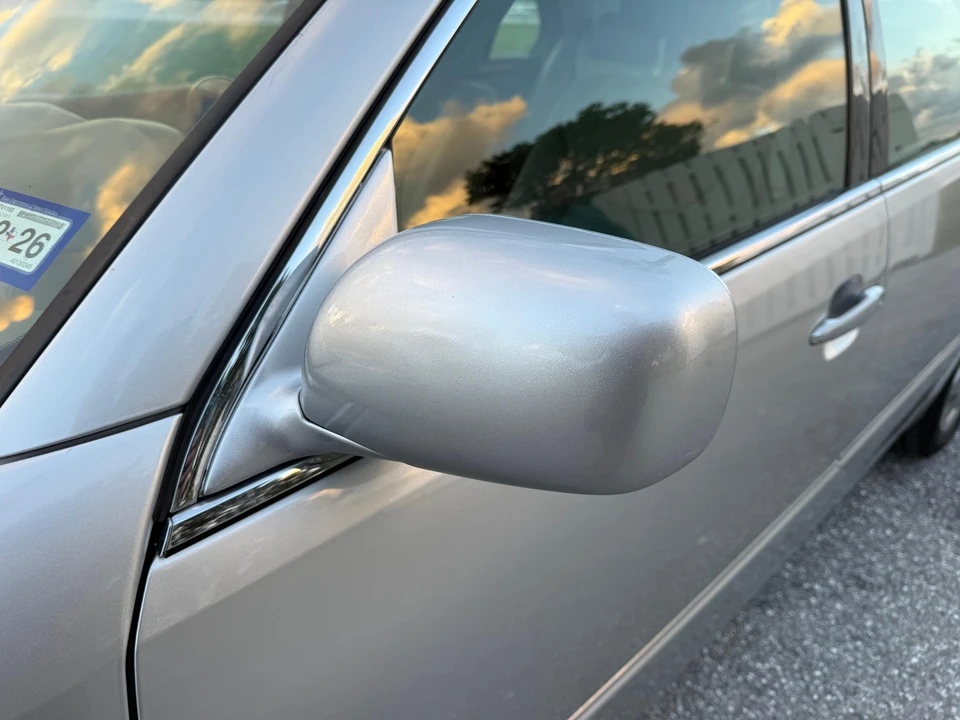 2004 Lexus LS 3rd Gen - Image 23 of 31