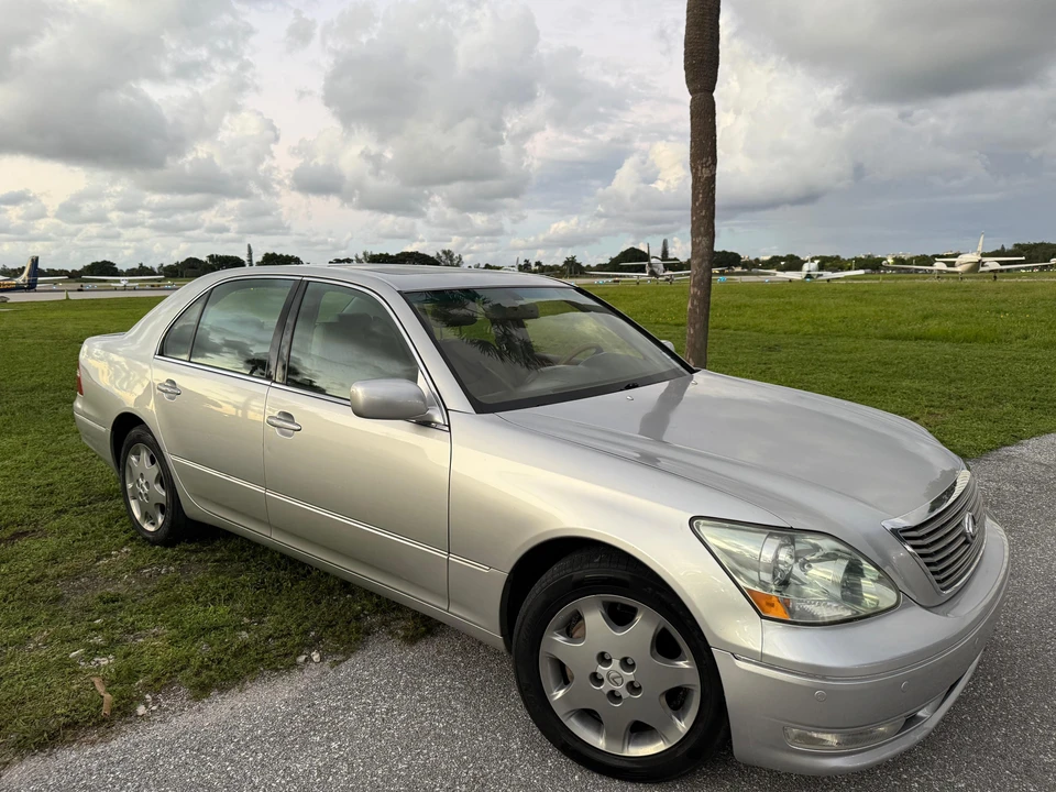 2004 Lexus LS 3rd Gen - Image 19 of 31