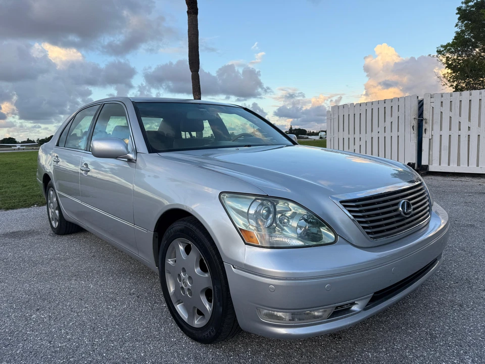 2004 Lexus LS 3rd Gen - Image 20 of 31