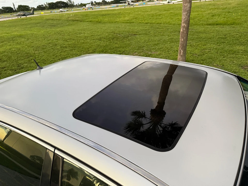 2004 Lexus LS 3rd Gen - Image 30 of 31