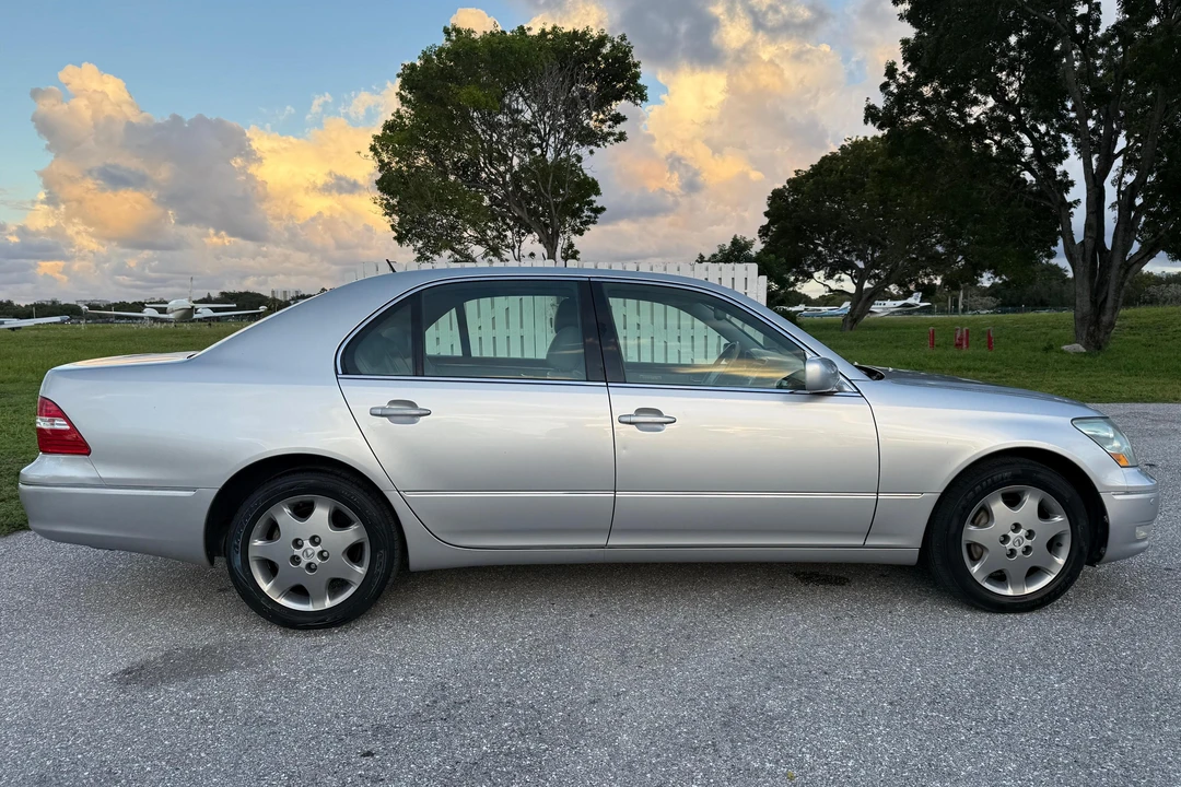 2004 Lexus LS 3rd Gen - Image 3 of 31