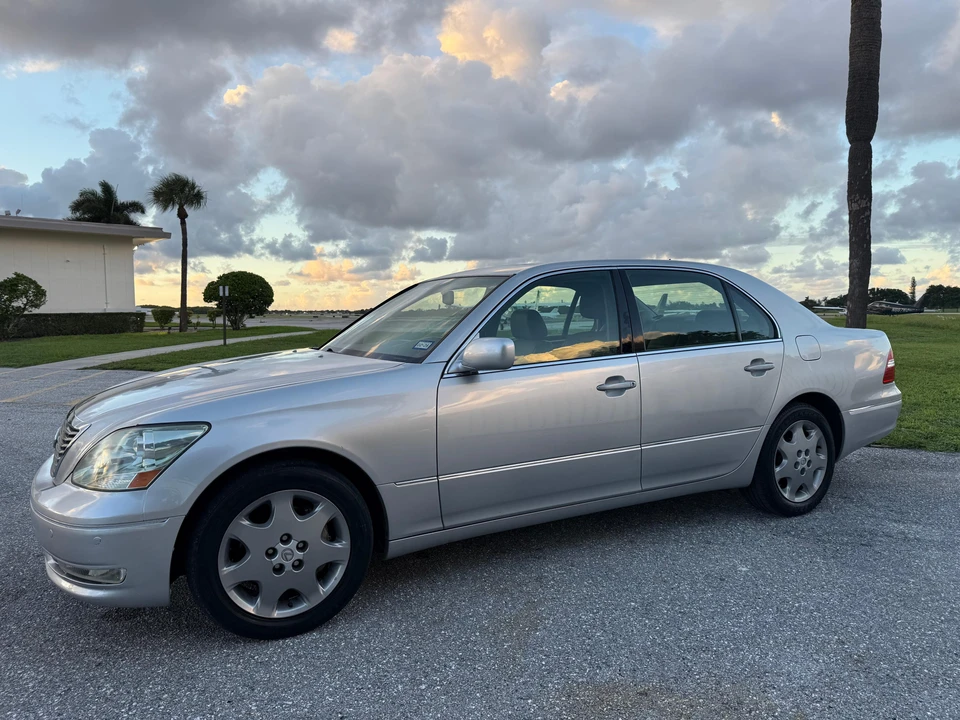 2004 Lexus LS 3rd Gen - Image 8 of 31