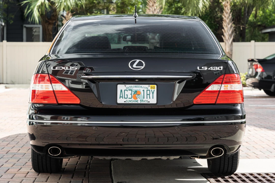 2004 Lexus LS 3rd Gen - Image 5 of 31