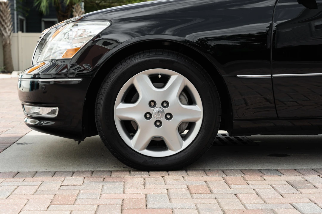 2004 Lexus LS 3rd Gen - Image 22 of 31