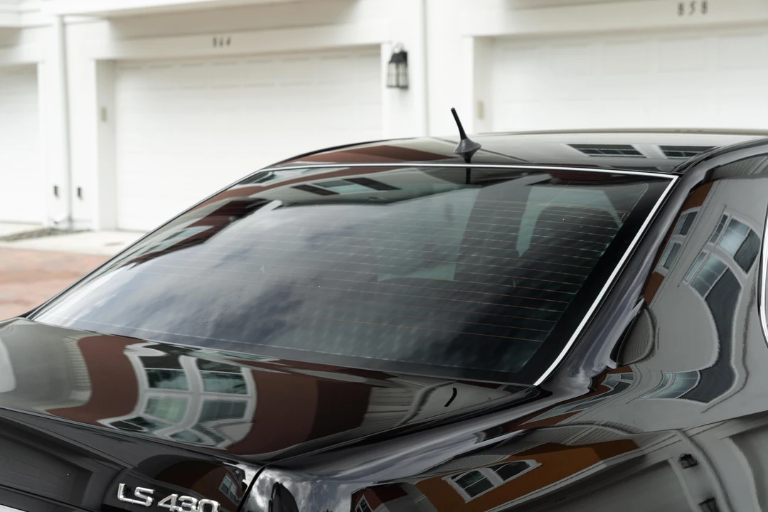 2004 Lexus LS 3rd Gen - Image 19 of 31