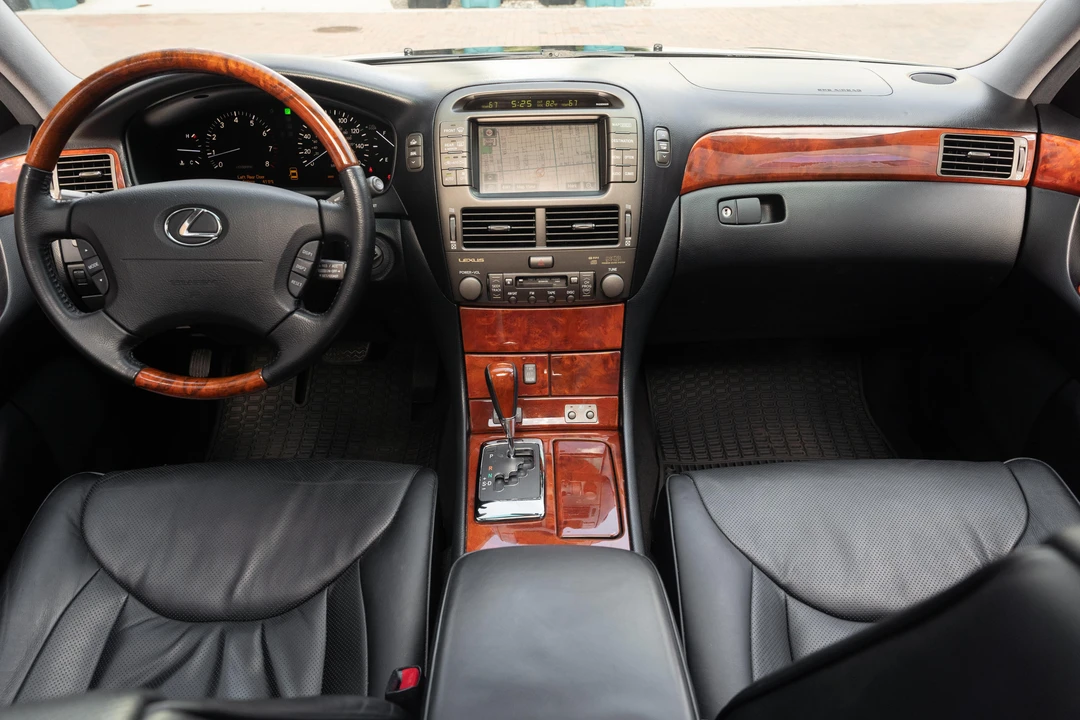 2004 Lexus LS 3rd Gen - Image 30 of 31