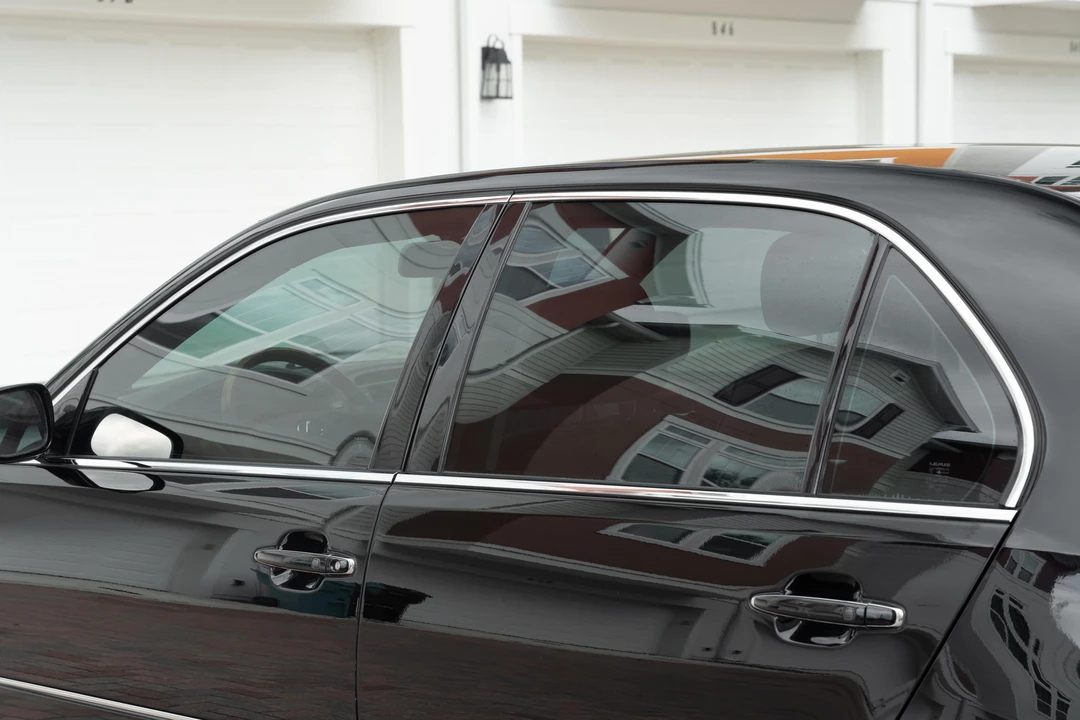 2004 Lexus LS 3rd Gen - Image 13 of 31