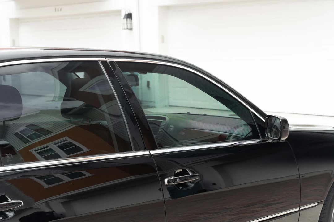 2004 Lexus LS 3rd Gen - Image 20 of 31