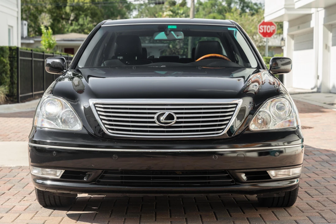 2004 Lexus LS 3rd Gen - Image 2 of 31