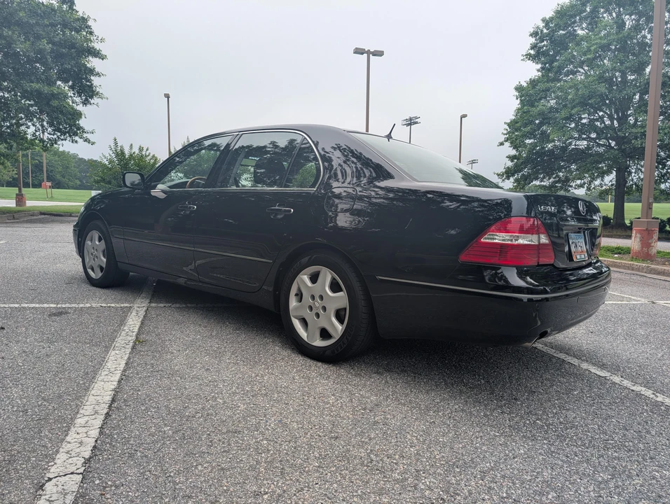 2004 Lexus LS 3rd Gen - Image 7 of 31