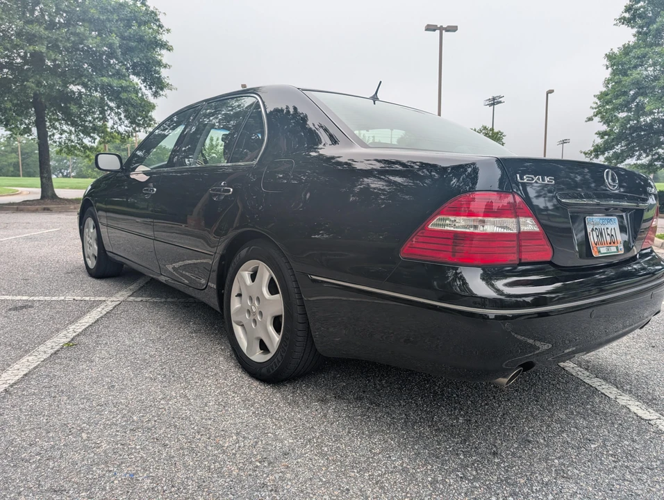 2004 Lexus LS 3rd Gen - Image 27 of 31