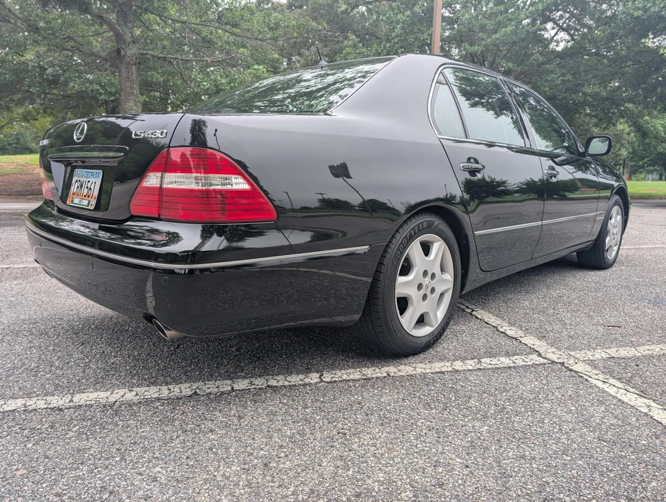 2004 Lexus LS 3rd Gen - Image 9 of 31