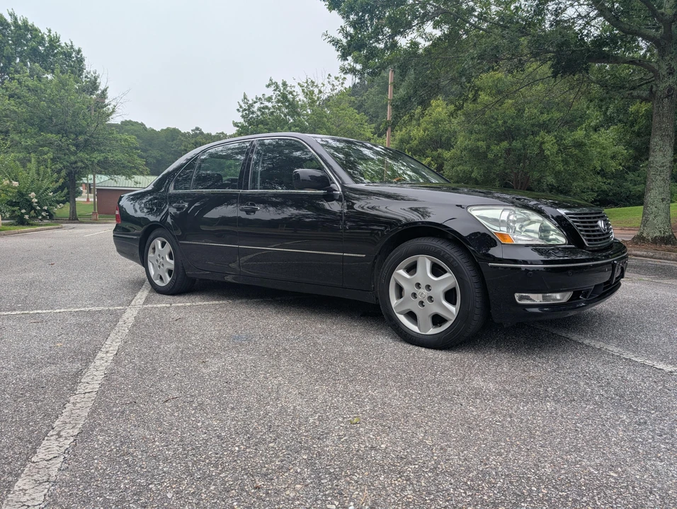2004 Lexus LS 3rd Gen - Image 11 of 31