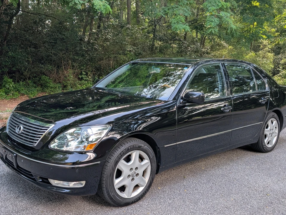 2004 Lexus LS 3rd Gen - Image 13 of 31