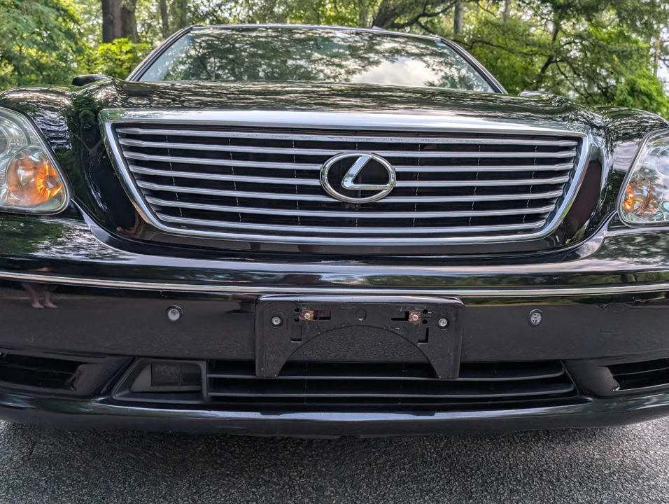 2004 Lexus LS 3rd Gen - Image 17 of 31