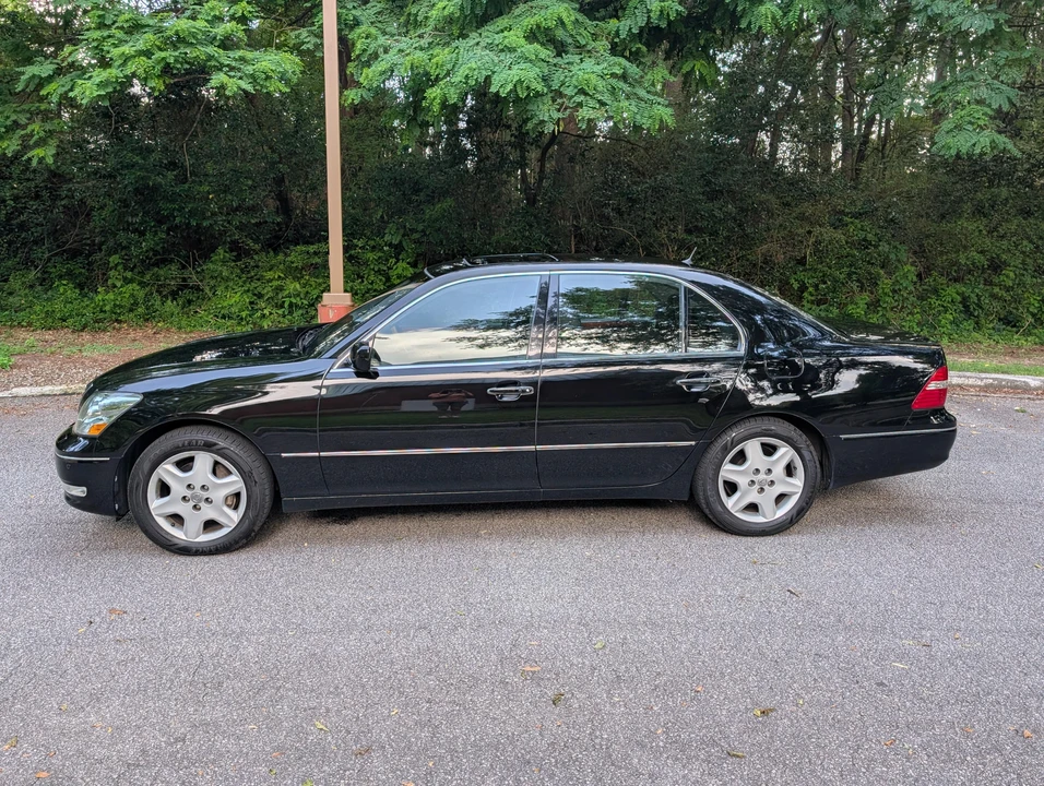 2004 Lexus LS 3rd Gen - Image 14 of 31