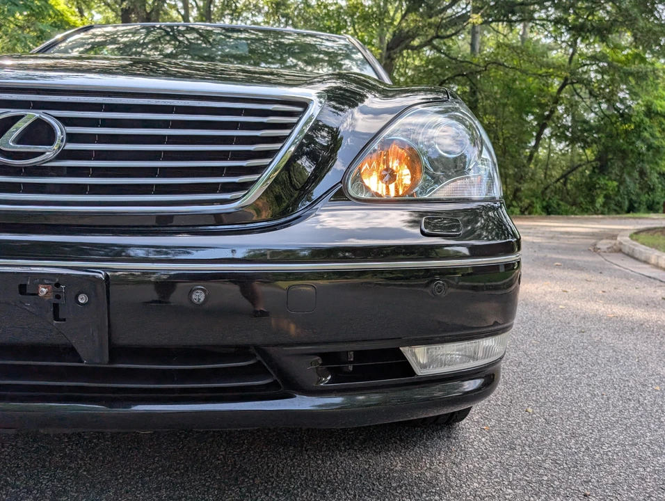 2004 Lexus LS 3rd Gen - Image 18 of 31