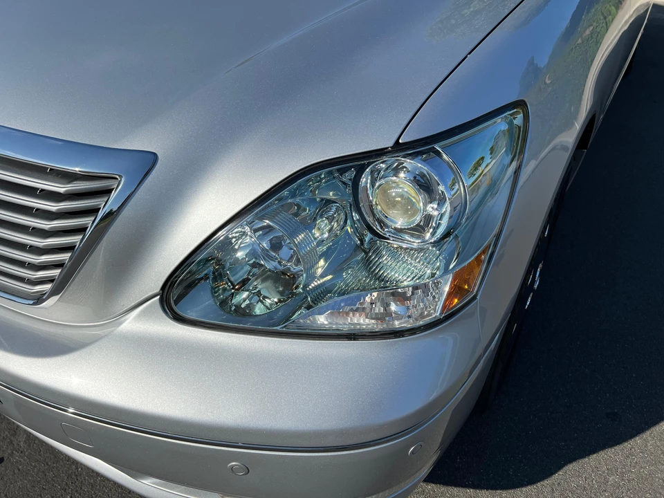 2004 Lexus LS 3rd Gen - Image 14 of 31
