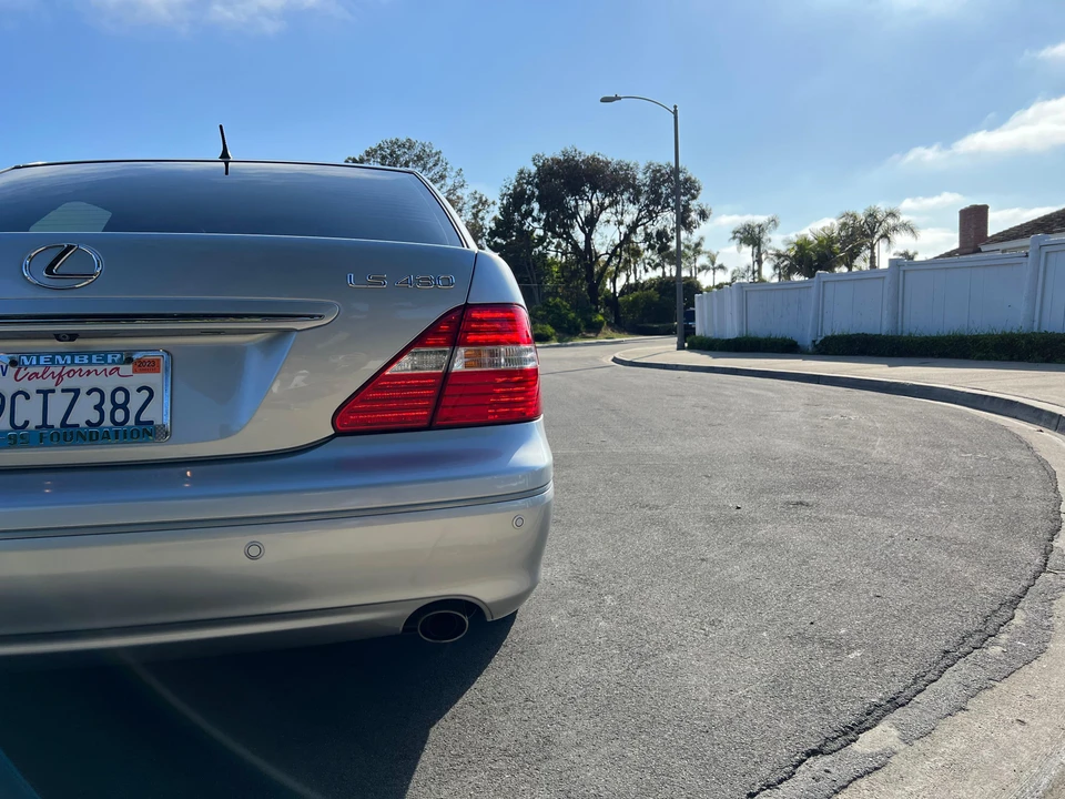 2004 Lexus LS 3rd Gen - Image 28 of 31