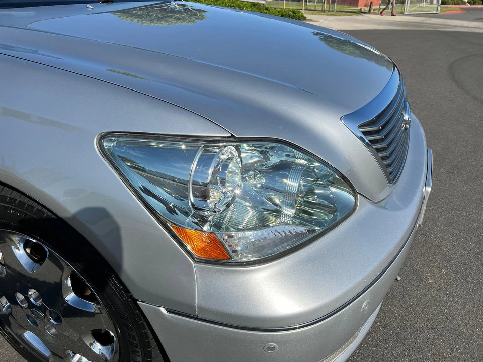 2004 Lexus LS 3rd Gen - Image 13 of 31