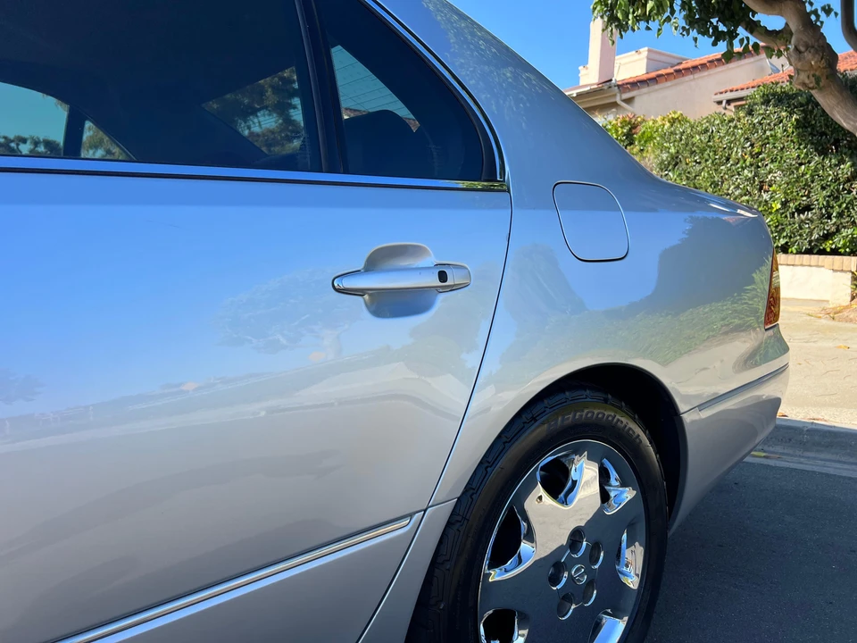 2004 Lexus LS 3rd Gen - Image 22 of 31