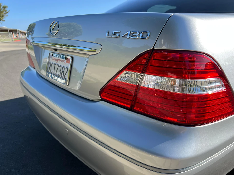 2004 Lexus LS 3rd Gen - Image 29 of 31