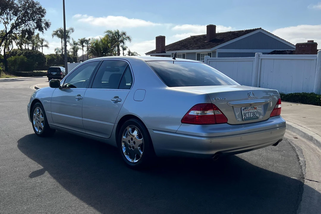 2004 Lexus LS 3rd Gen - Image 10 of 31