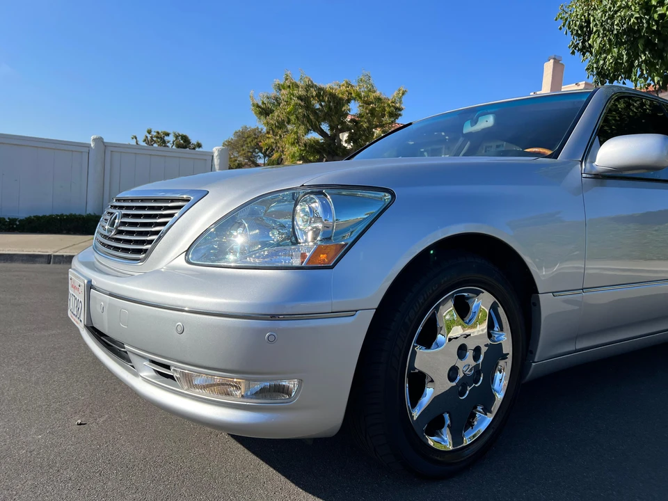 2004 Lexus LS 3rd Gen - Image 15 of 31